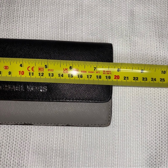 Michael Kors Two-Tone Wallet Saffiano Leather Gray Black - Picture 8 of 9